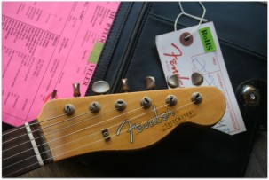 FENDER 1961 Relic Telecaster ,Aged Olympic White,Rosewood Fingerboard
