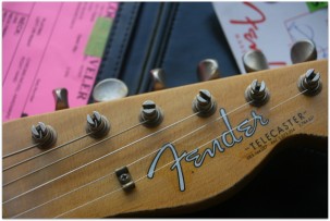 FENDER 1961 Relic Telecaster ,Aged Olympic White,Rosewood Fingerboard