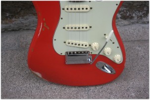 FENDER 1960 Relic Strat Aged Fiesta Red,Rosewood