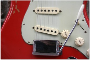 FENDER 1960 Relic Strat Aged Fiesta Red,Rosewood