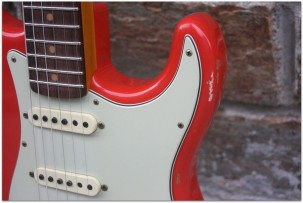 FENDER 1960 Relic Strat Aged Fiesta Red,Rosewood