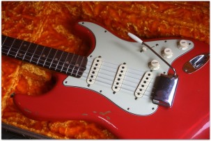 FENDER 1960 Relic Strat Aged Fiesta Red,Rosewood