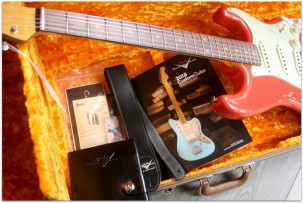 FENDER 1960 Relic Strat Aged Fiesta Red,Rosewood