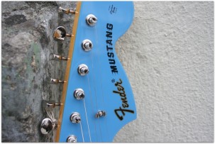 FENDER Traditional Mustang 70 Matching Head in California Blue, Made In Japan