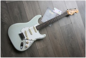FENDER 1964 Stratocaster Journeyman Relic,Rosewood Fingerboard, Super Faded Sonic Blue