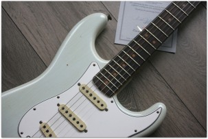 FENDER 1964 Stratocaster Journeyman Relic,Rosewood Fingerboard, Super Faded Sonic Blue