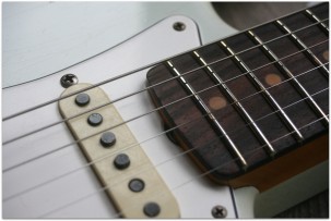 FENDER 1964 Stratocaster Journeyman Relic,Rosewood Fingerboard, Super Faded Sonic Blue
