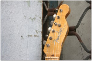FENDER Limited Double Esquire Special Journeyman Relic Aged Silver Sparkle