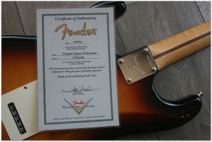 FENDER Custom Classic Stratocaster Sunburst CN97584