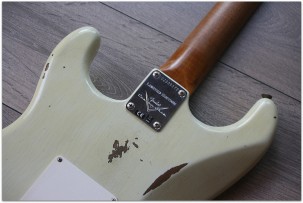 FENDER "Limited Roasted Tomatillo Stratocaster Relic Rosewood Fingerboard Aged Olympic White"