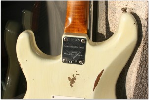 FENDER "Limited Roasted Tomatillo Stratocaster Relic Rosewood Fingerboard Aged Olympic White"
