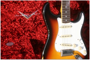 FENDER "Custom Shop 1967 Stratocaster Relic, Rosewood, Three Tone Sunburst"
