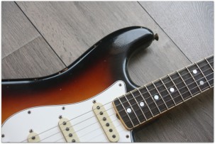 FENDER "Custom Shop 1967 Stratocaster Relic, Rosewood, Three Tone Sunburst"