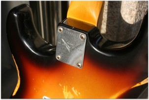 FENDER "Custom Shop 1967 Stratocaster Relic, Rosewood, Three Tone Sunburst"