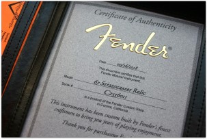FENDER "Custom Shop 1967 Stratocaster Relic, Rosewood, Three Tone Sunburst"