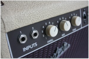 FENDER "Vibro-King 60-Watt 3x10 White"