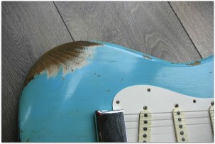 FENDER "Custom Shop '59 Stratocaster Journeyman Daphne Blue"