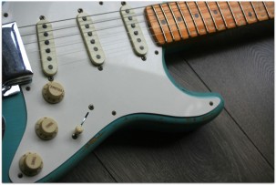 FENDER "Custom Shop '59 Stratocaster Journeyman Daphne Blue"