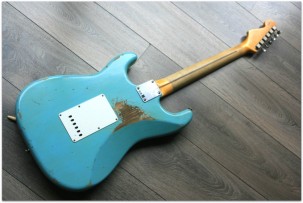 FENDER "Custom Shop '59 Stratocaster Journeyman Daphne Blue"