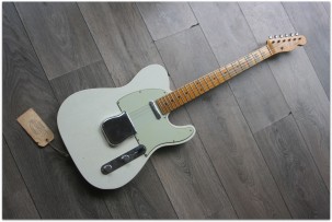 FENDER "Custom Shop Postmodern Telecaster 2019 Journeyman Relic Aged Olympic White and Charcoal Frost Metallic"