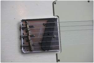 FENDER "Custom Shop Postmodern Telecaster 2019 Journeyman Relic Aged Olympic White and Charcoal Frost Metallic"