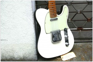 FENDER "Custom Shop Postmodern Telecaster 2019 Journeyman Relic Aged Olympic White and Charcoal Frost Metallic"