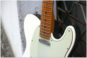 FENDER "Custom Shop Postmodern Telecaster 2019 Journeyman Relic Aged Olympic White and Charcoal Frost Metallic"