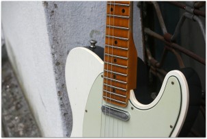 FENDER "Custom Shop Postmodern Telecaster 2019 Journeyman Relic Aged Olympic White and Charcoal Frost Metallic"