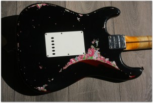 FENDER "Custom Shop 57 Strat Heavy Relic Overspray Black Over Paisley" LIMITED
