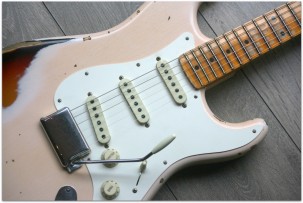 FENDER "Custom Shop 1959 Stratocaster Heavy Relic Limited Shell Pink over Three Choolate Sunburst"