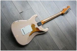 FENDER "Custom Shop 1959 Stratocaster Heavy Relic Limited Shell Pink over Three Choolate Sunburst"