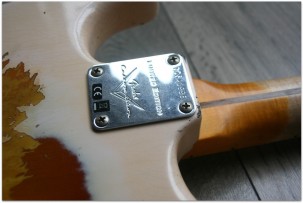 FENDER "Custom Shop 1959 Stratocaster Heavy Relic Limited Shell Pink over Three Choolate Sunburst"