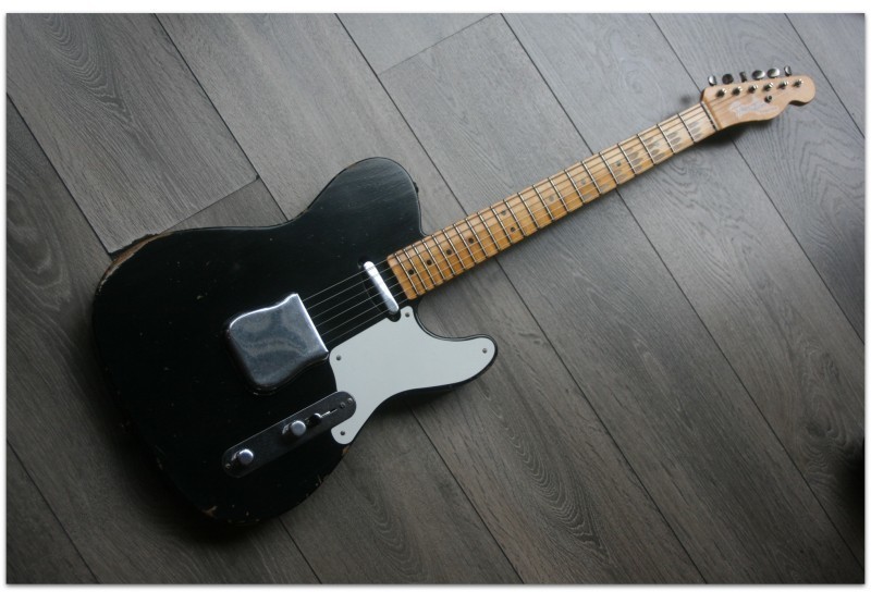 FENDER "Limited Roasted Pine Double Esquire,Relic, Maple Aged Black"