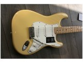 FENDER "Player Stratocaster Maple Neck, Buttercream"