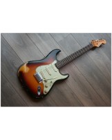 FENDER "Custom Shop ´59 Stratocaster Heavy Relic Aged Three Tone Sunburst"