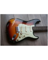 FENDER "Custom Shop ´59 Stratocaster Heavy Relic Aged Three Tone Sunburst"