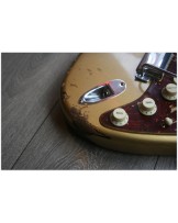 FENDER "Custom Shop Limited Roasted Poblano Stratocaster Heavy Relic Azteca Gold Over Three Tone Sunburst" LIMITED EDITION