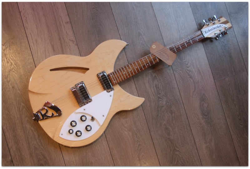 RICKENBACKER "330 MapleGlo Natural" (2013)