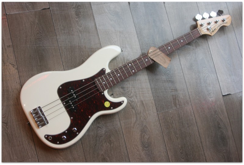 TOKAI "APB 58 Vintage White"