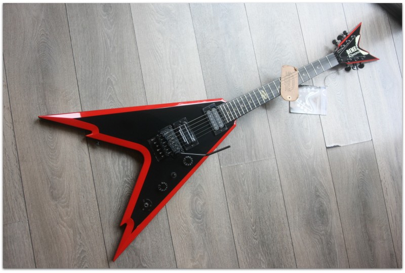 DEAN "Made In Usa Custom Shop Dime Razorback V Black/Red" ORIGINAL DEANHARDCASE (2007)