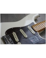 FENDER "American Professional II Stratocaster, Maple, Olympic White"