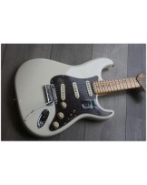 FENDER "American Professional II Stratocaster, Maple, Olympic White"