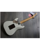 FENDER "American Professional II Stratocaster, Maple, Olympic White"