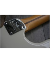 FENDER "American Professional II Stratocaster, Maple, Olympic White"