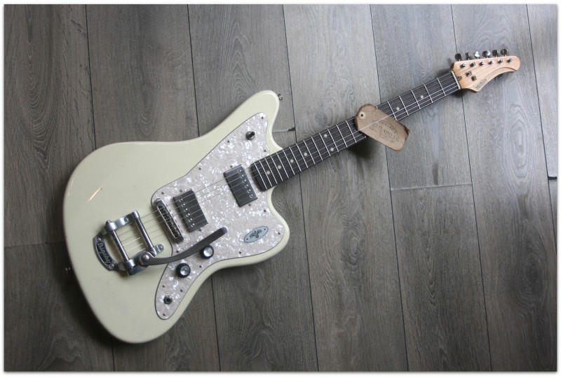 MAYBACH "Jazpole Vintage White B5 Aged" HARDCASE