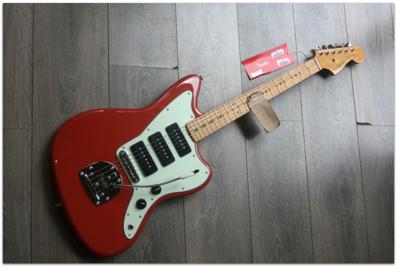 FENDER "Noventa Jazzmaster, Maple, Fiesta Red"