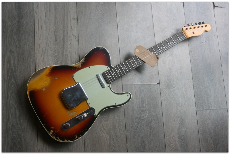 FENDER "Custom Shop 1960 Telecaster Custom Heavy Relic Rosewood, Chocolate Three Tone Sunburst"