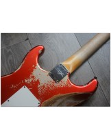 FENDER "Custom Shop Reissue 1959 Stratocaster Heavy Relic Candy Apple Red"