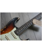 FENDER "Custom Shop 1960 Stratocaster Relic Heavy Relic Faded Aged Three Tone Sunburst"