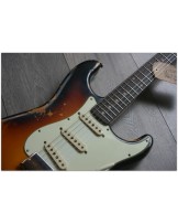 FENDER "Custom Shop 1960 Stratocaster Relic Heavy Relic Faded Aged Three Tone Sunburst"
